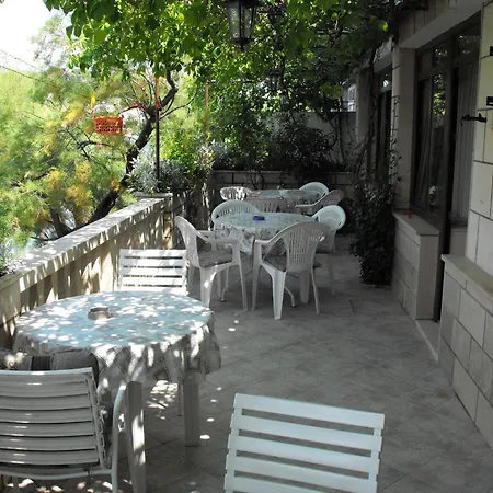 Stone House Gregov, 317- Hr 펜션 룸바르다