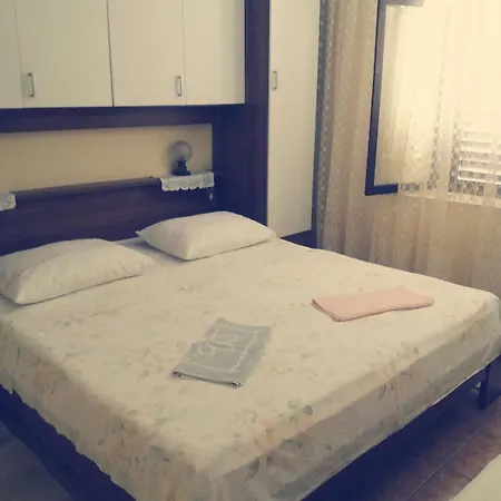 펜션 Stone House Gregov, 317- Hr 룸바르다